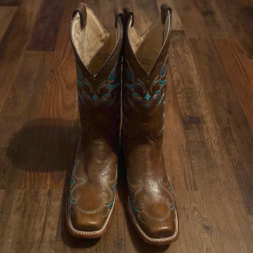 Circle G Ladies Turquoise Embroidered Small Square Boot L5239. Size 8 1/2M